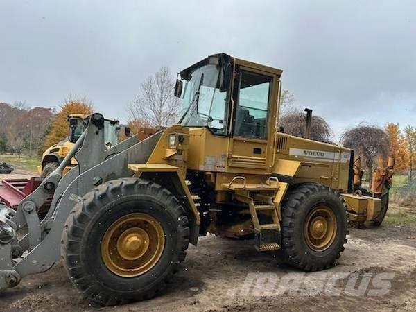 Volvo L90C Pale gommate