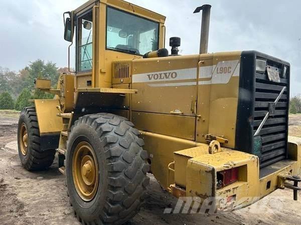 Volvo L90C Pale gommate