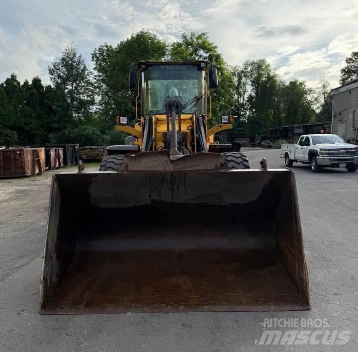 Volvo L90E Pale gommate
