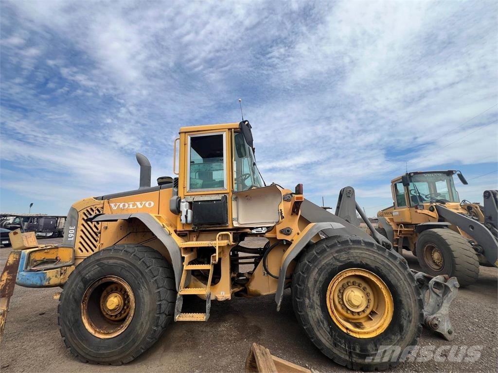 Volvo L90E Pale gommate