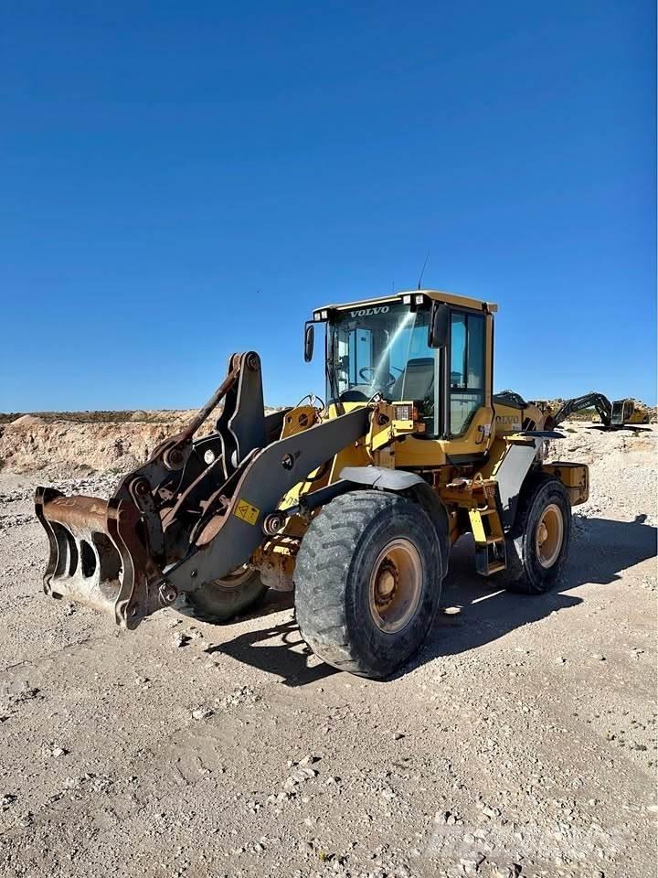 Volvo L90F Pale gommate