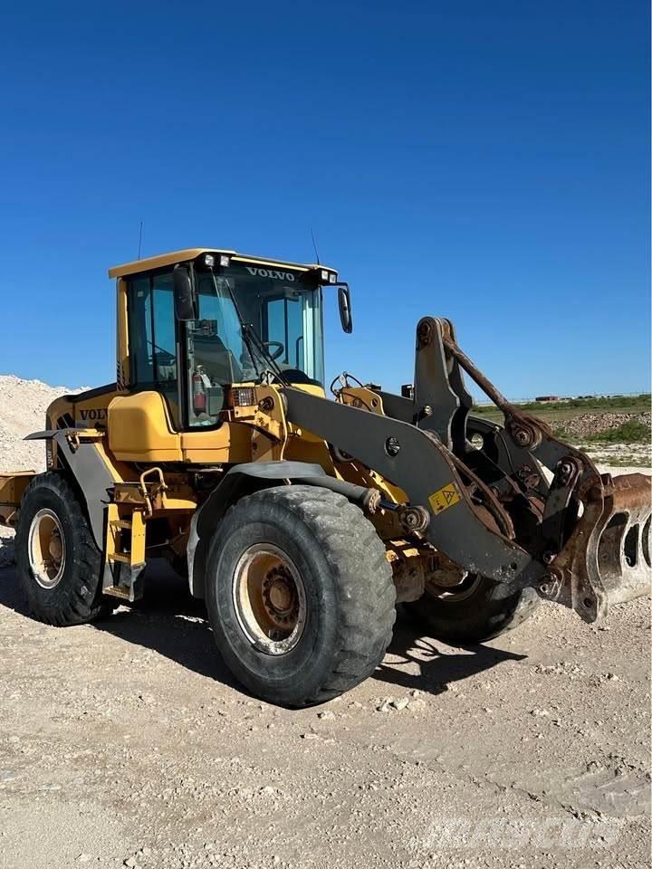 Volvo L90F Pale gommate