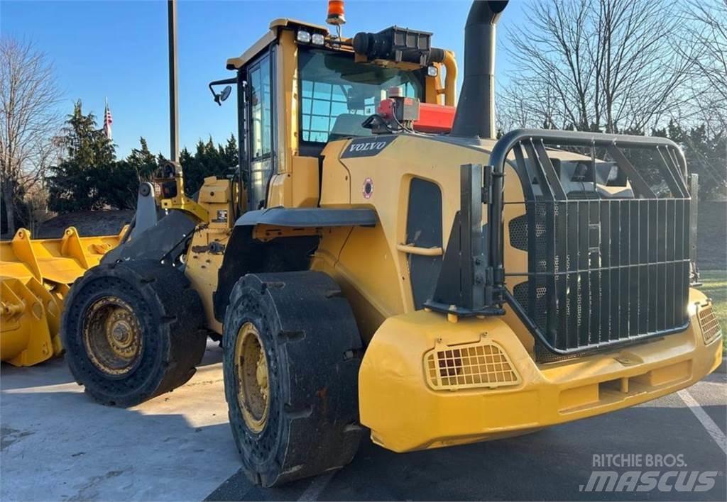 Volvo L90G Pale gommate