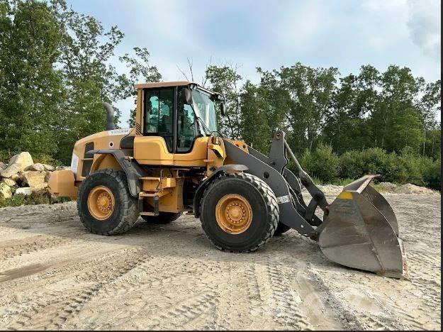 Volvo L90G Pale gommate