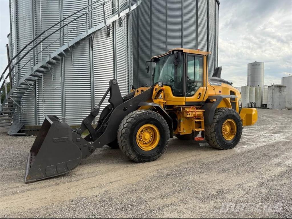 Volvo L90H Pale gommate