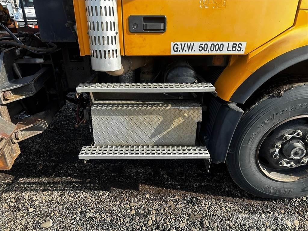Volvo VHD Lame spazzaneve e aratri