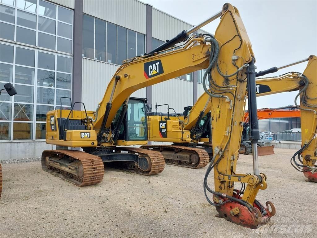 CAT 323 Escavatori cingolati
