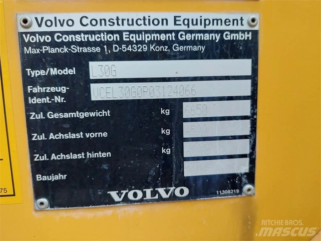 Volvo L30G Pale gommate
