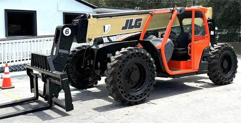 JLG 642 Sollevatori telescopici