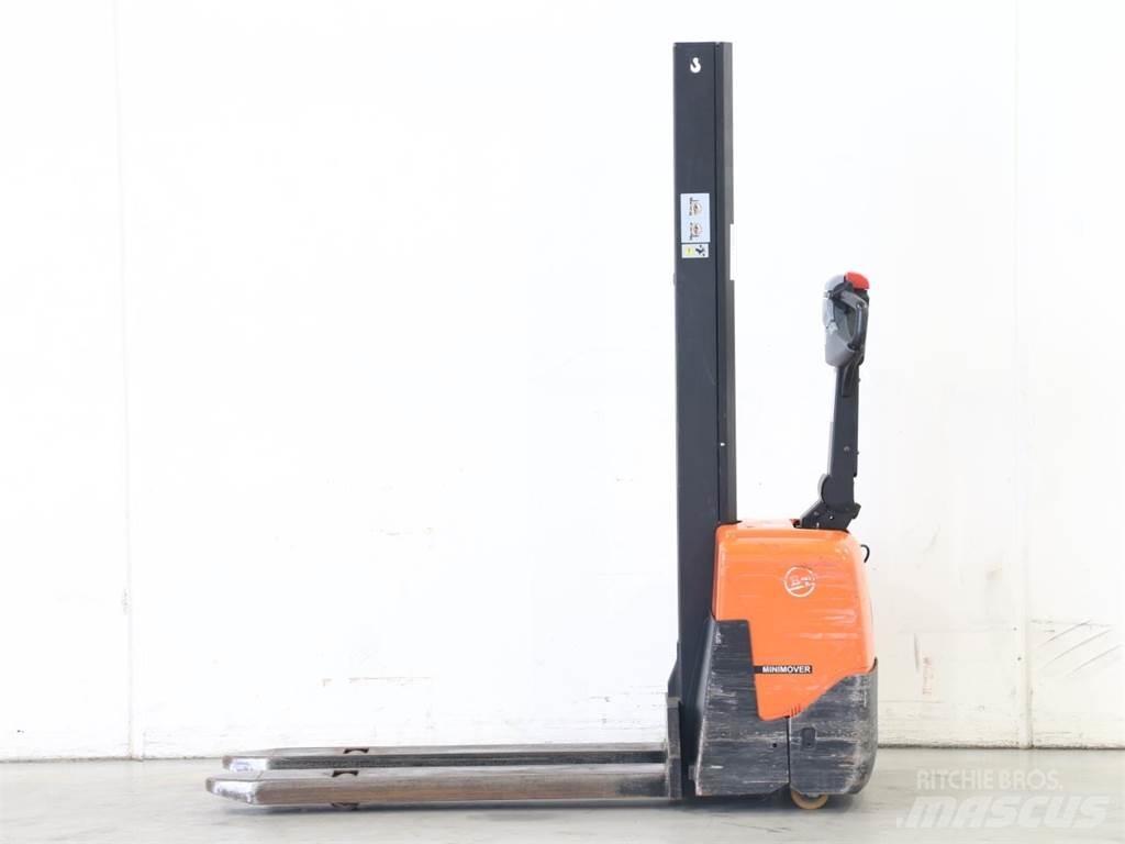 BT HWE100 Transpallet uomo a terra