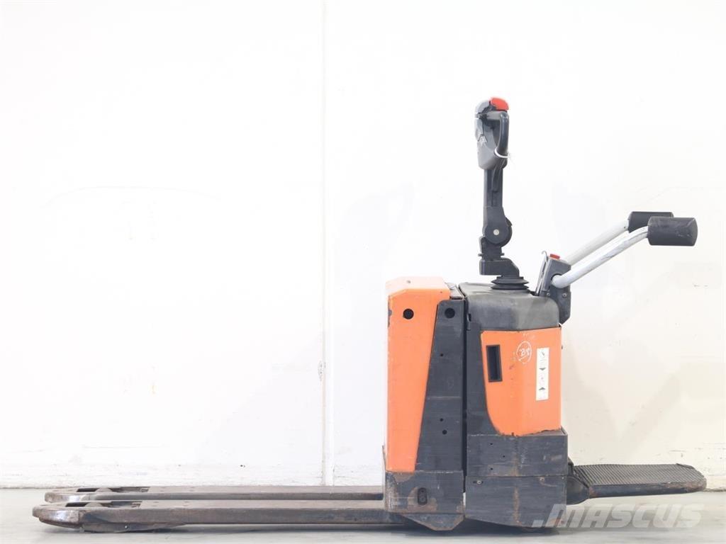 BT LPE200/8 Transpallet uomo a terra