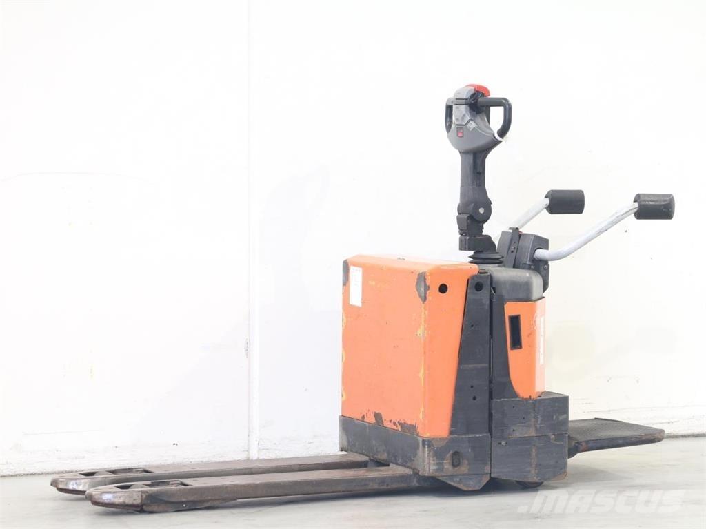 BT LPE200/8 Transpallet uomo a terra