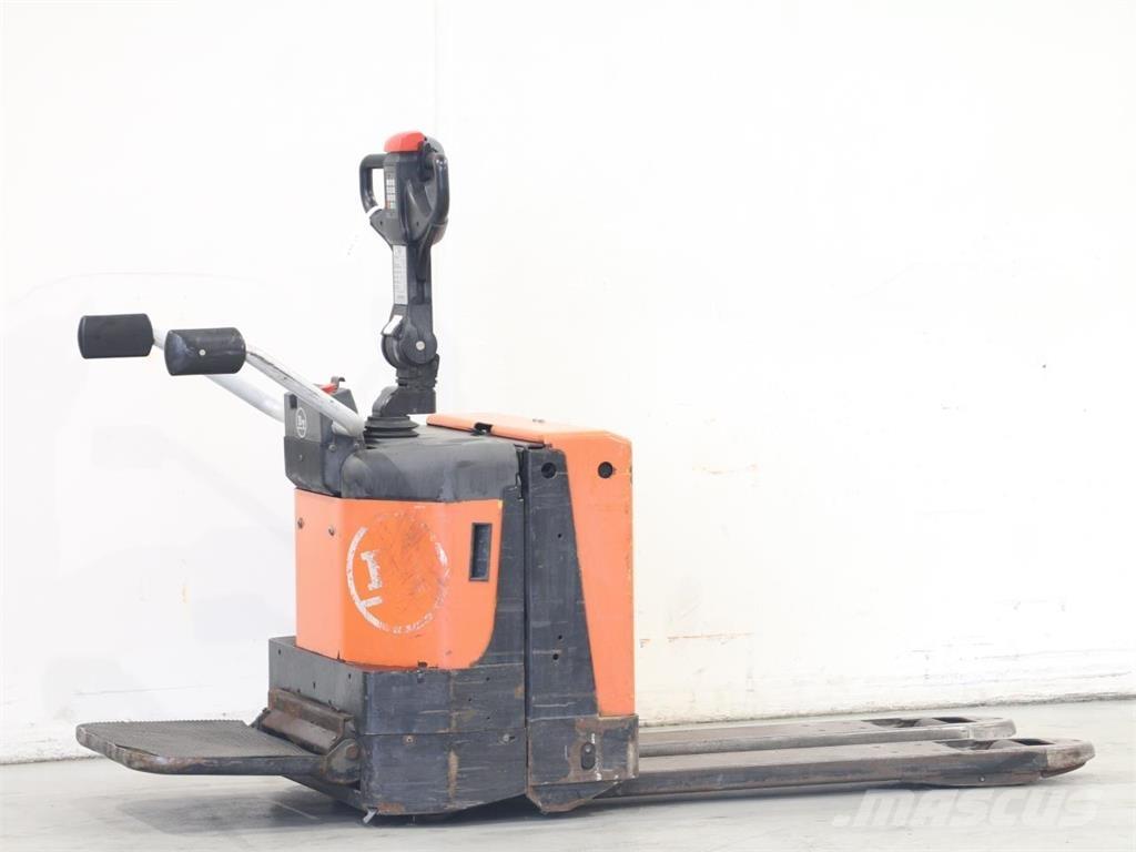 BT LPE200/8 Transpallet uomo a terra
