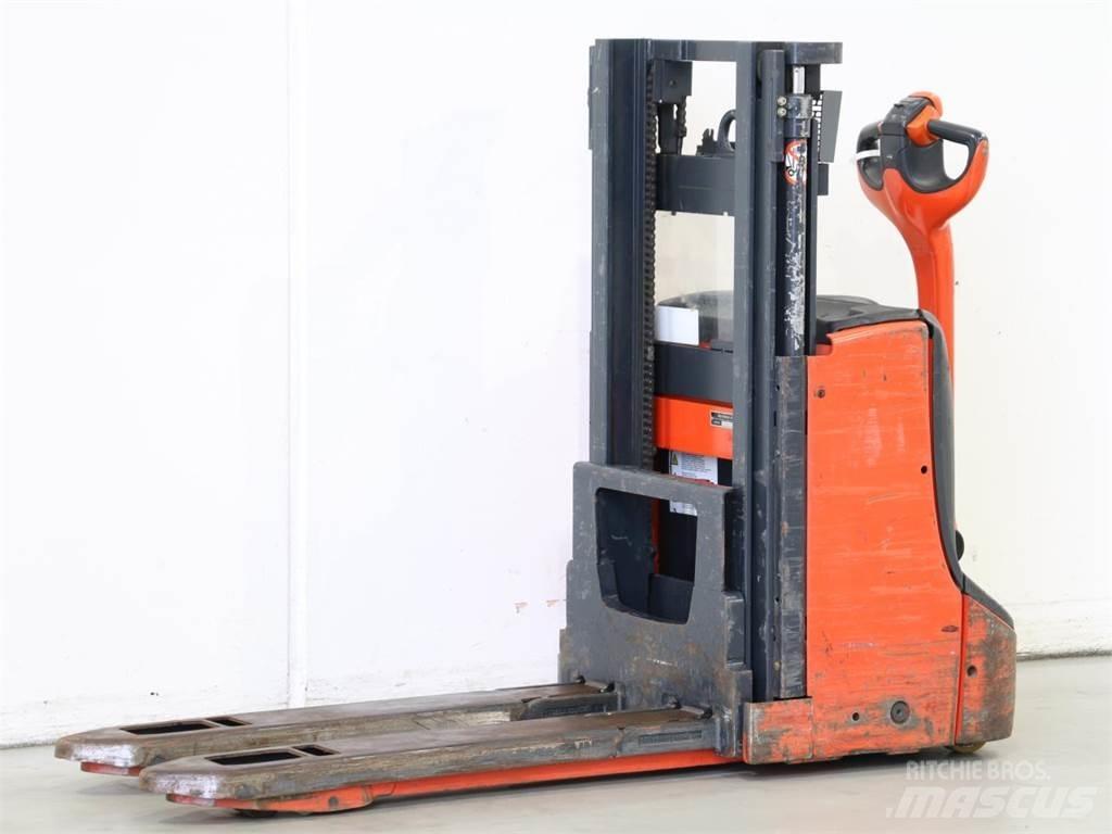 Linde D06/1160 Transpallet uomo a terra