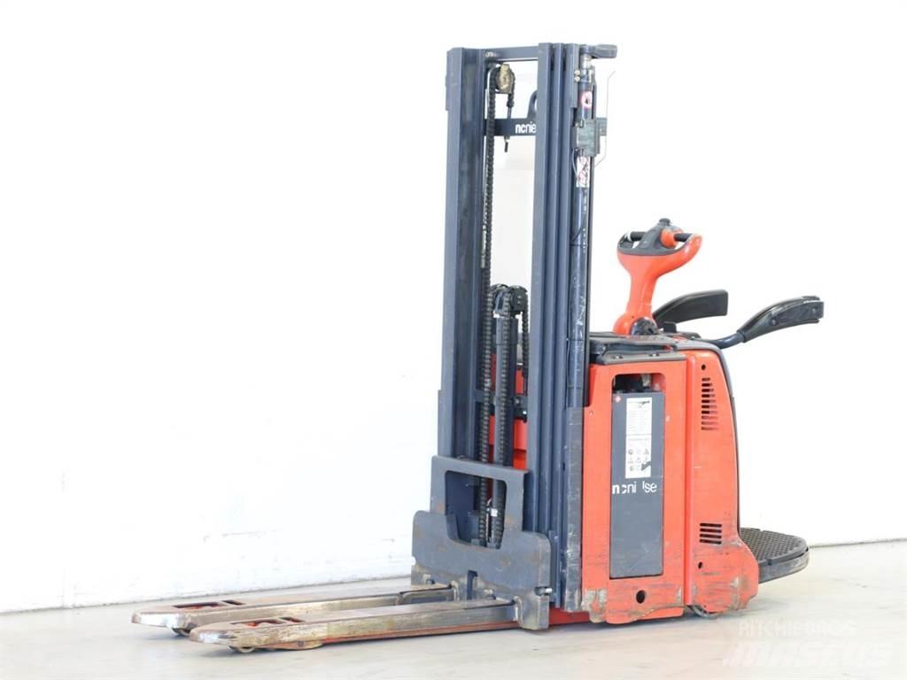 Linde D12AP/133 Transpallet uomo a terra