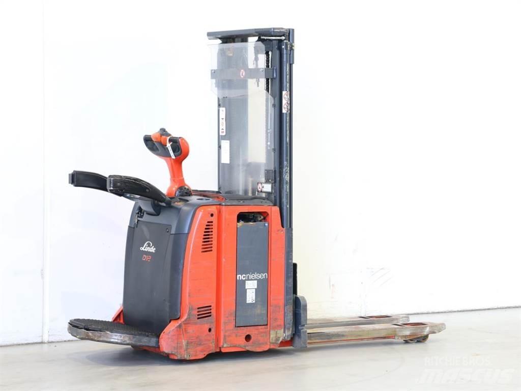 Linde D12AP/133 Transpallet uomo a terra