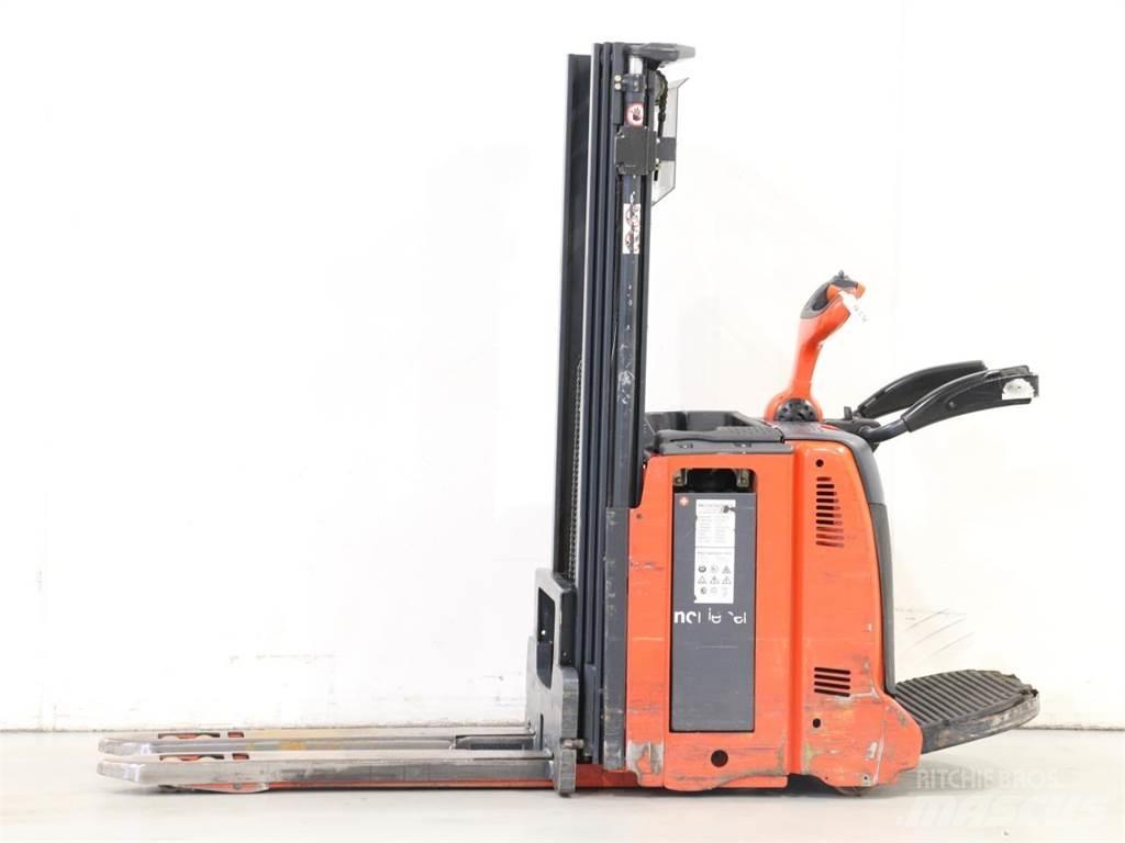 Linde D12AP/133 Transpallet uomo a terra