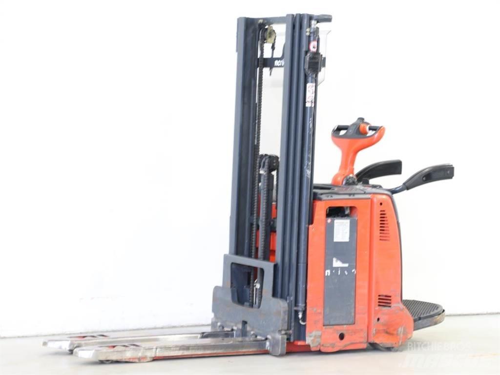 Linde D12AP/133 Transpallet uomo a terra