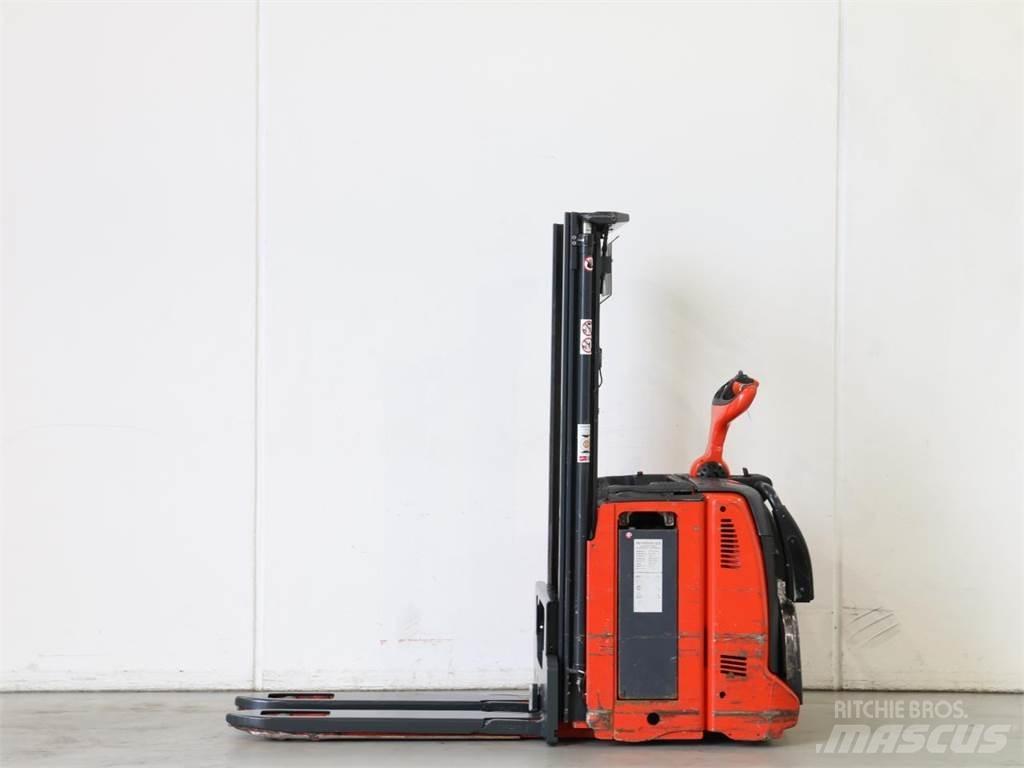 Linde D12AP/133 Transpallet uomo a terra
