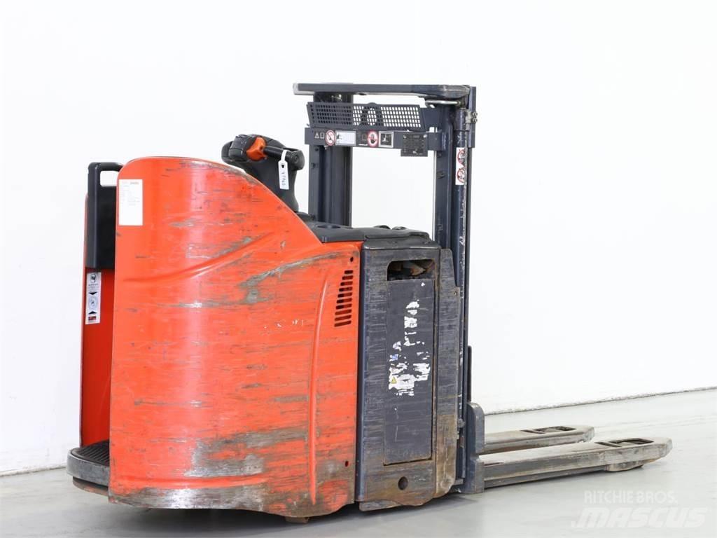Linde D12HPSP/133 Transpallet uomo a terra
