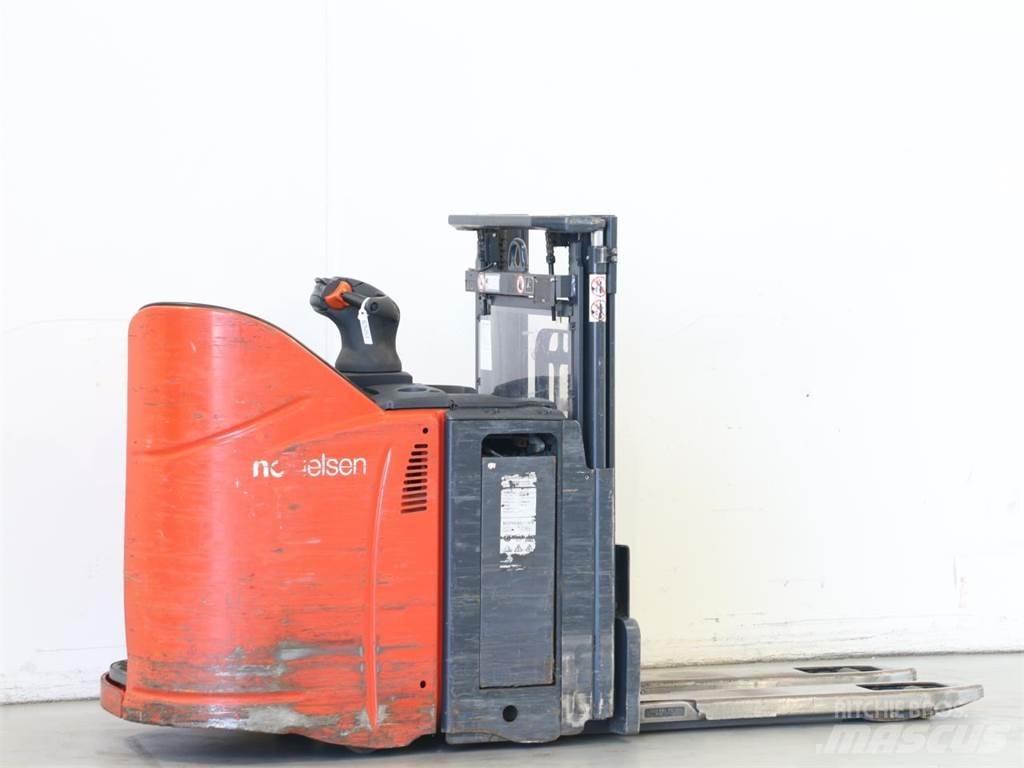 Linde D12HPSP/133 Transpallet uomo a terra