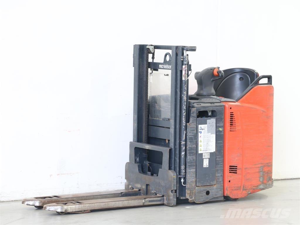 Linde D12SP/133 Transpallet uomo a terra