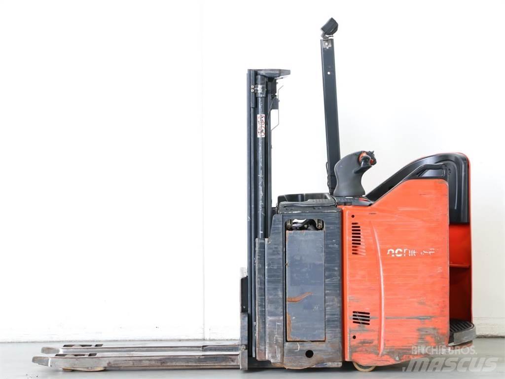 Linde D12SP/133 Transpallet uomo a terra