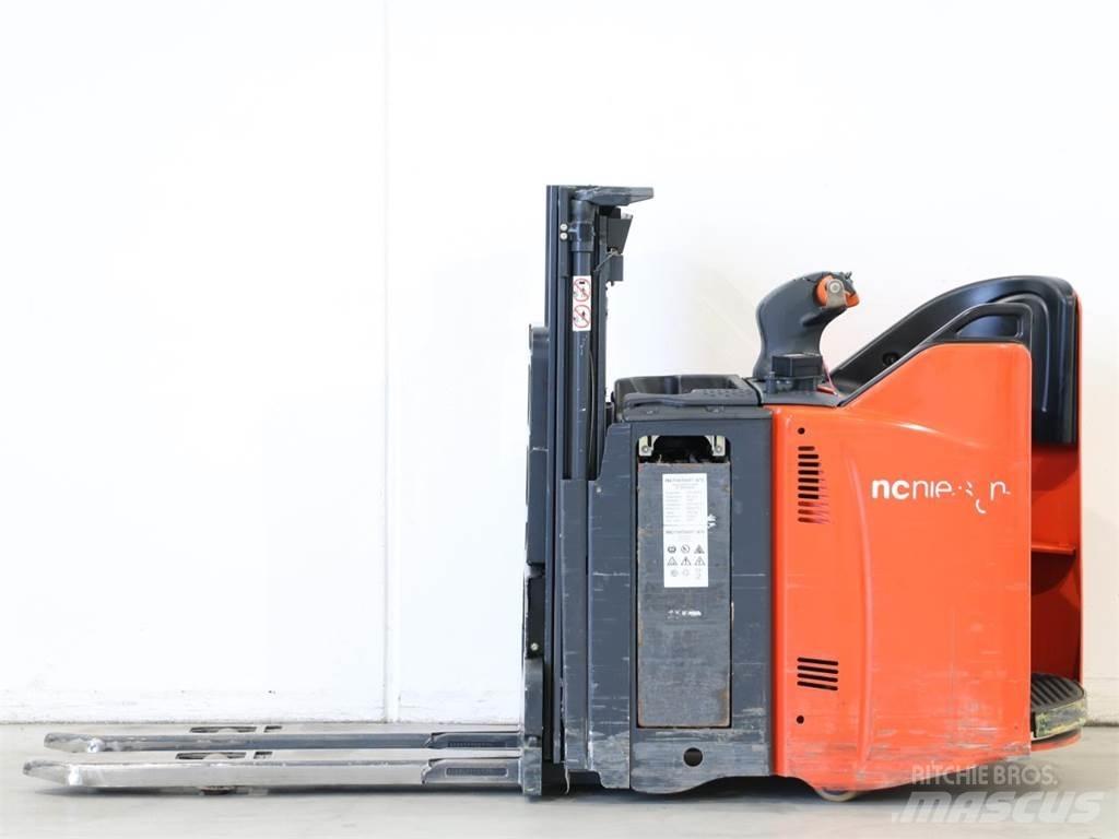 Linde L12SP/133-00 Transpallet uomo a terra