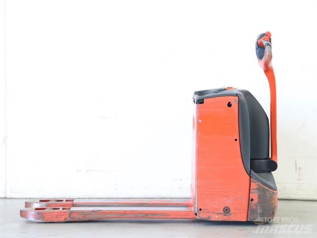 Linde T16/1152-00 Transpallet uomo a terra