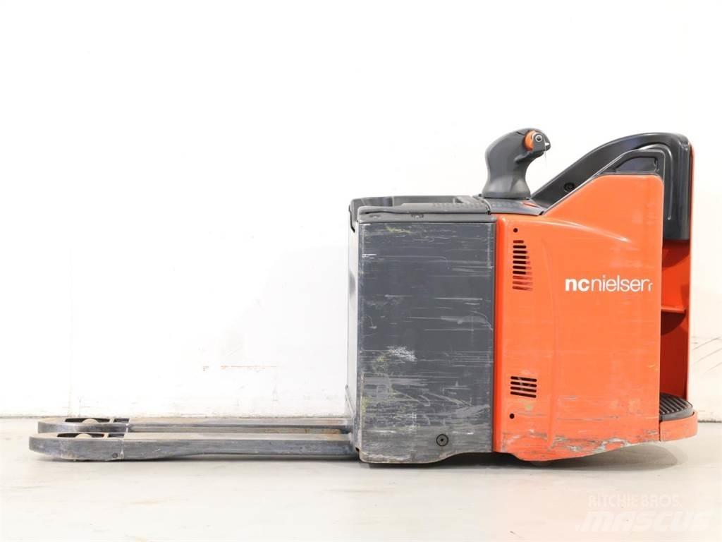 Linde T20SP/131 Transpallet uomo a terra
