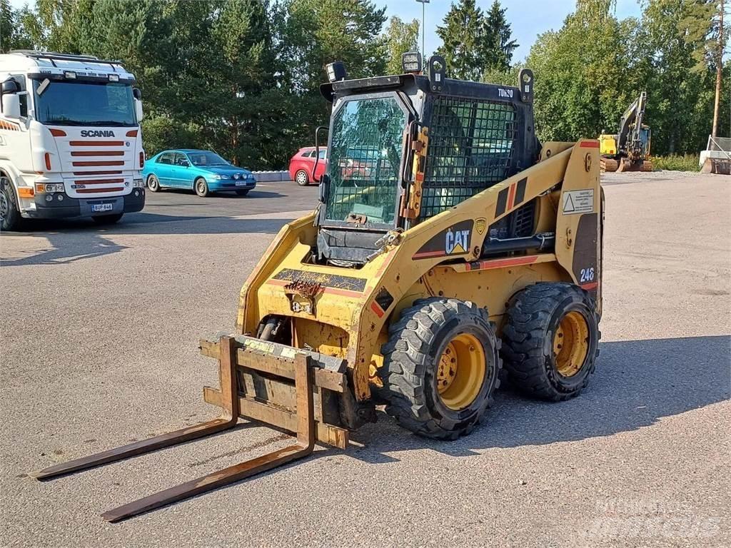 CAT 246 Mini Pale Gommate