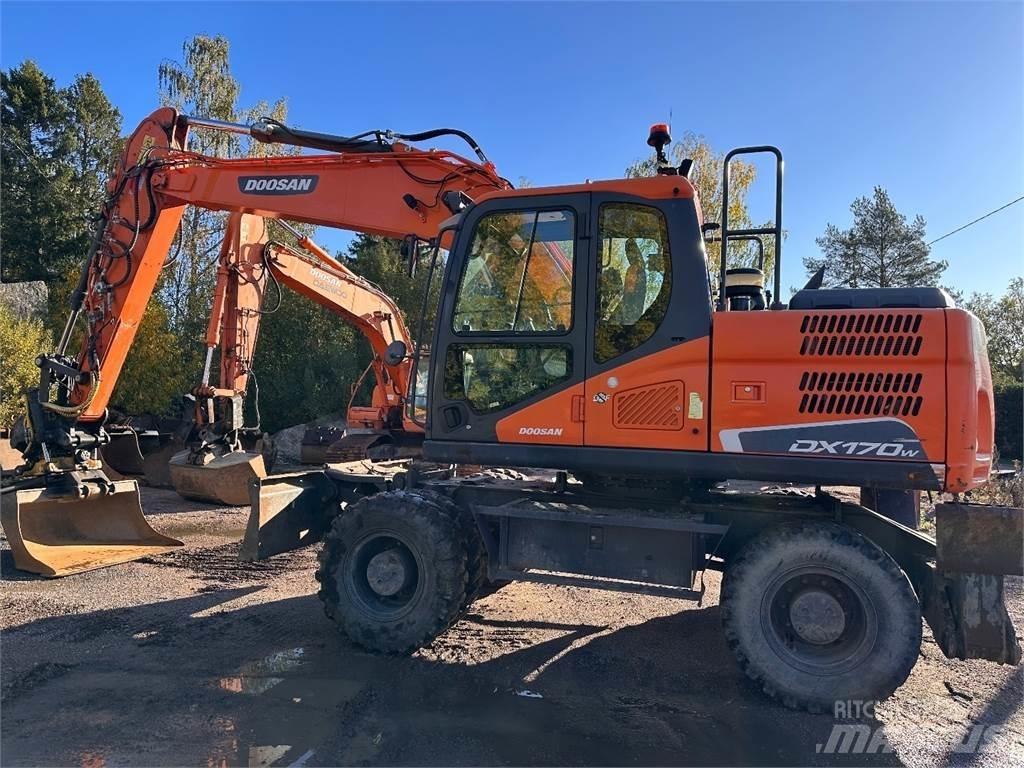 Doosan DX170W-5 Escavatori gommati
