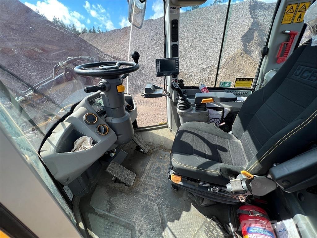 JCB 457 ht Pale gommate