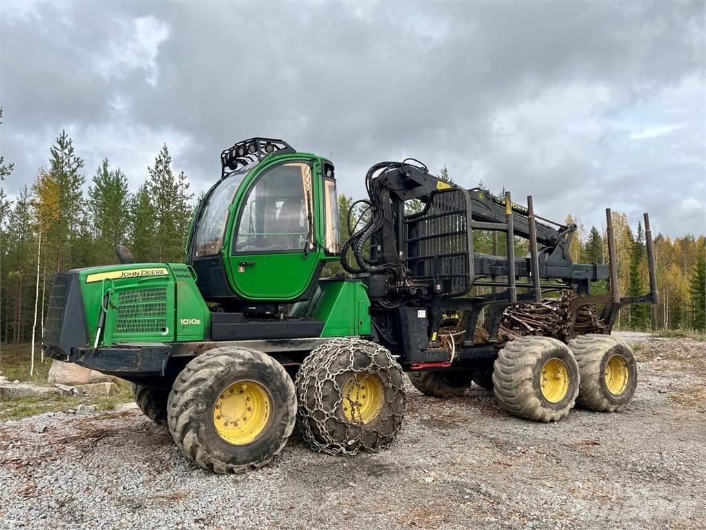 John Deere 1010E Forwarder