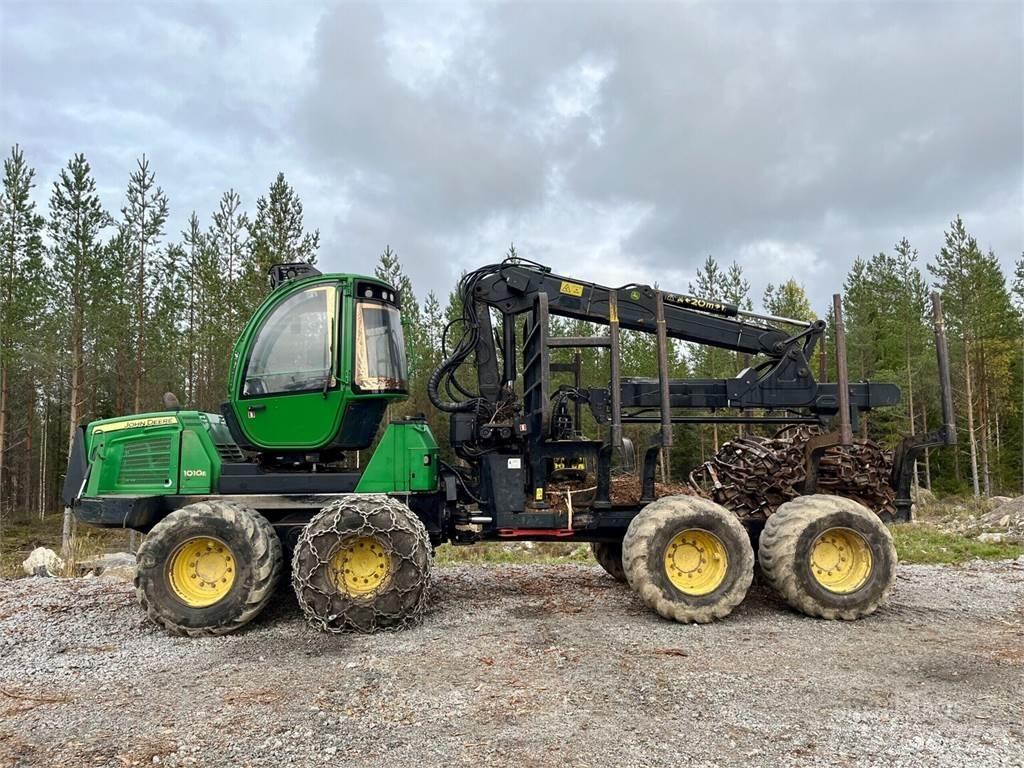 John Deere 1010E Forwarder