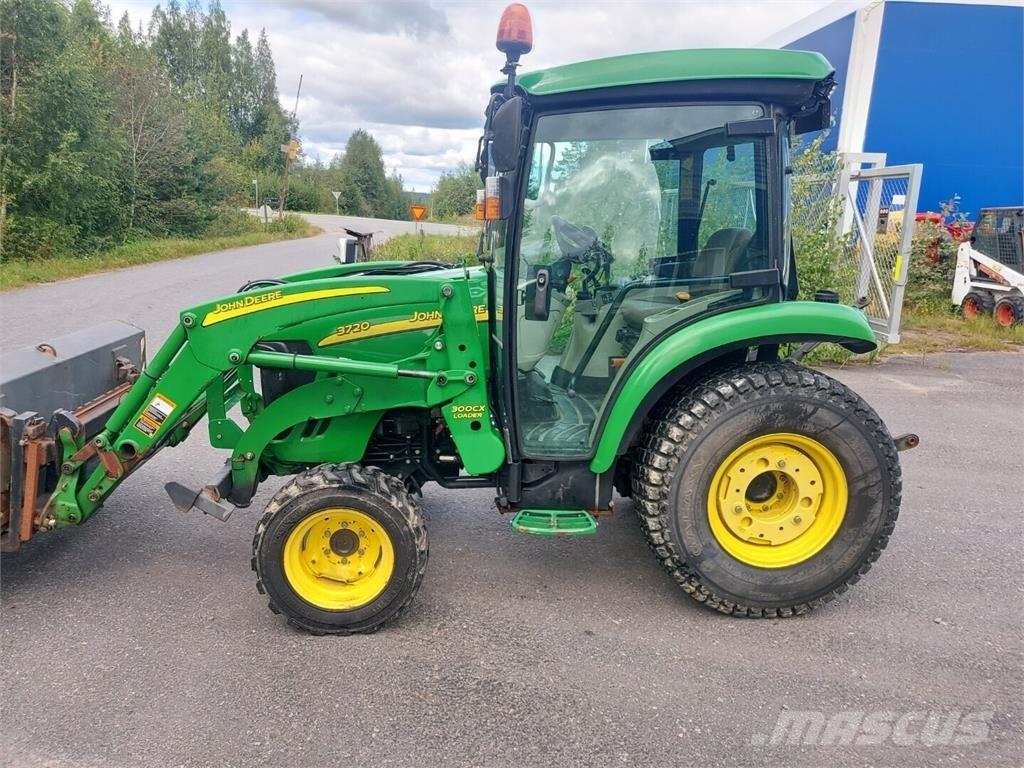 John Deere 3720 Trattori