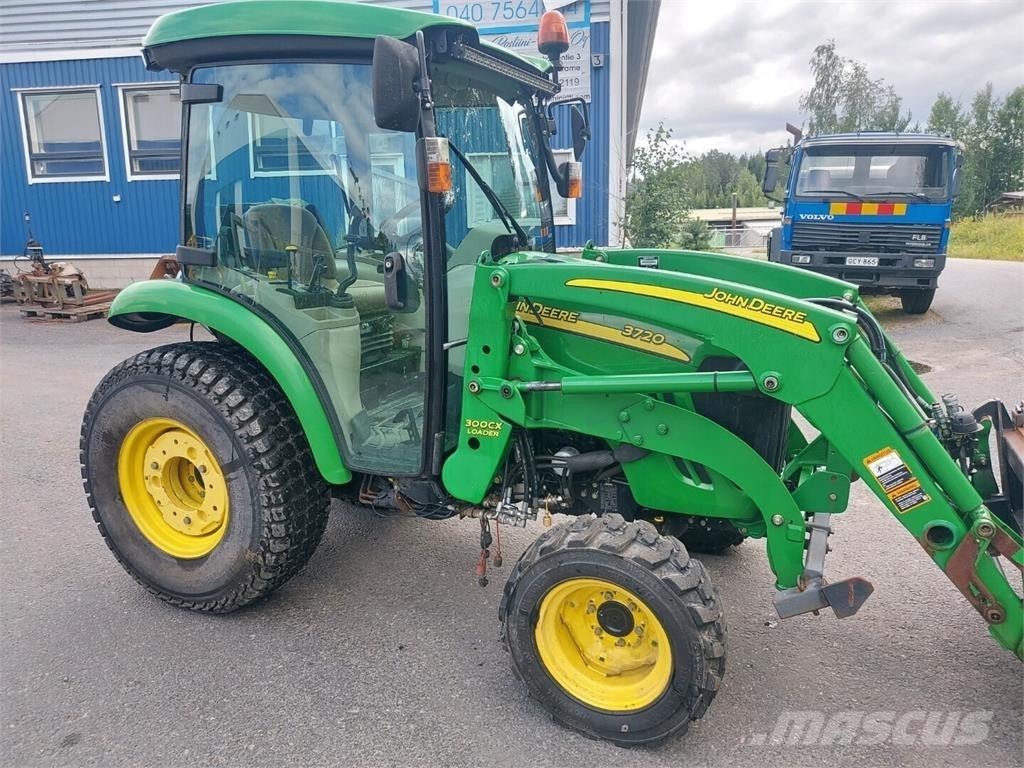 John Deere 3720 Trattori