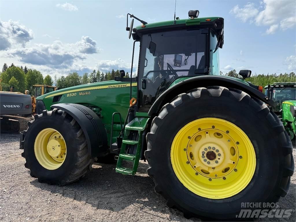 John Deere 8330 Trattori