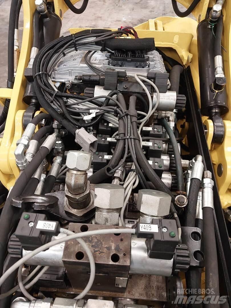 John Deere H480C Decespugliatrici e trinciatrici idrauliche