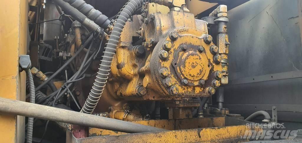 Komatsu PC300-3 Escavatori cingolati