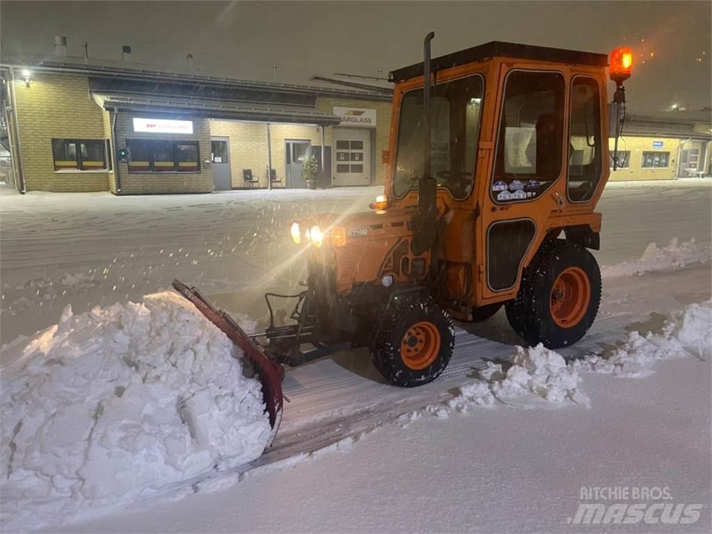 Kubota B 1700 4*4 Manutenzione verde e strade – Altro