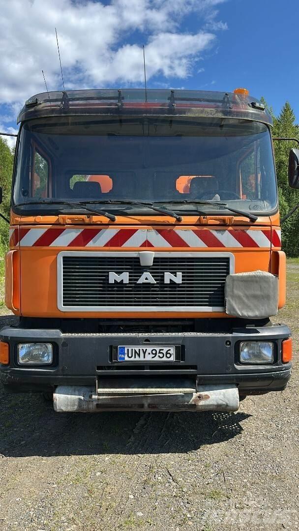 MAN 24.262 Camion altro