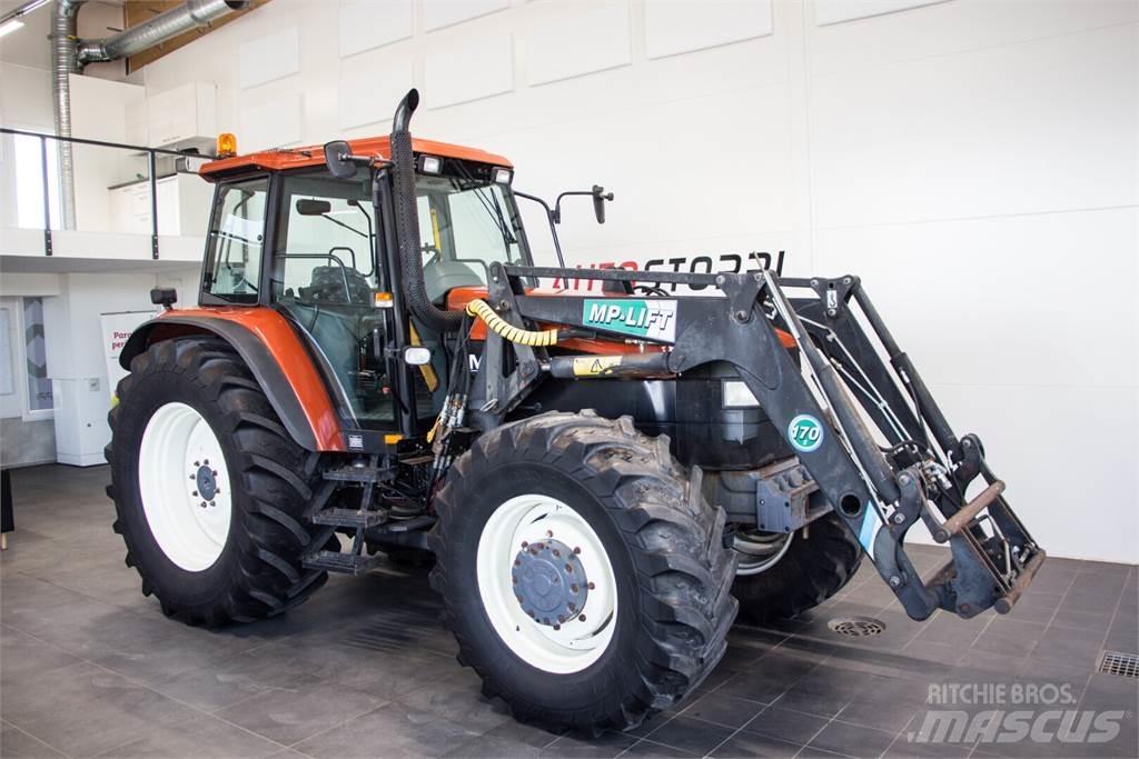 New Holland M135 Trattori