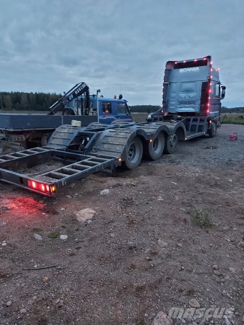 Scania 143H Camion per il trasporto di macchine forestali