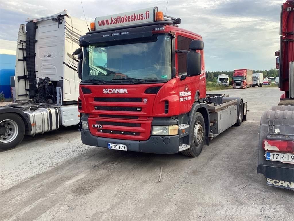 Scania P 320 Camion con gancio di sollevamento