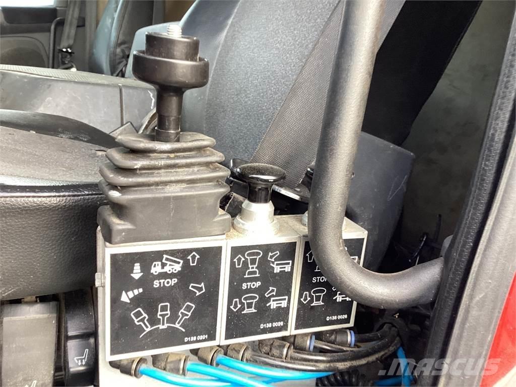 Scania P 320 Camion con gancio di sollevamento