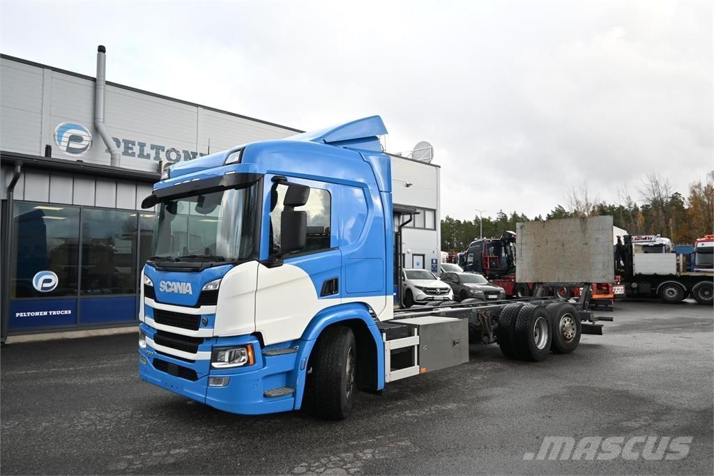 Scania P370 6x2*4 Autocabinati