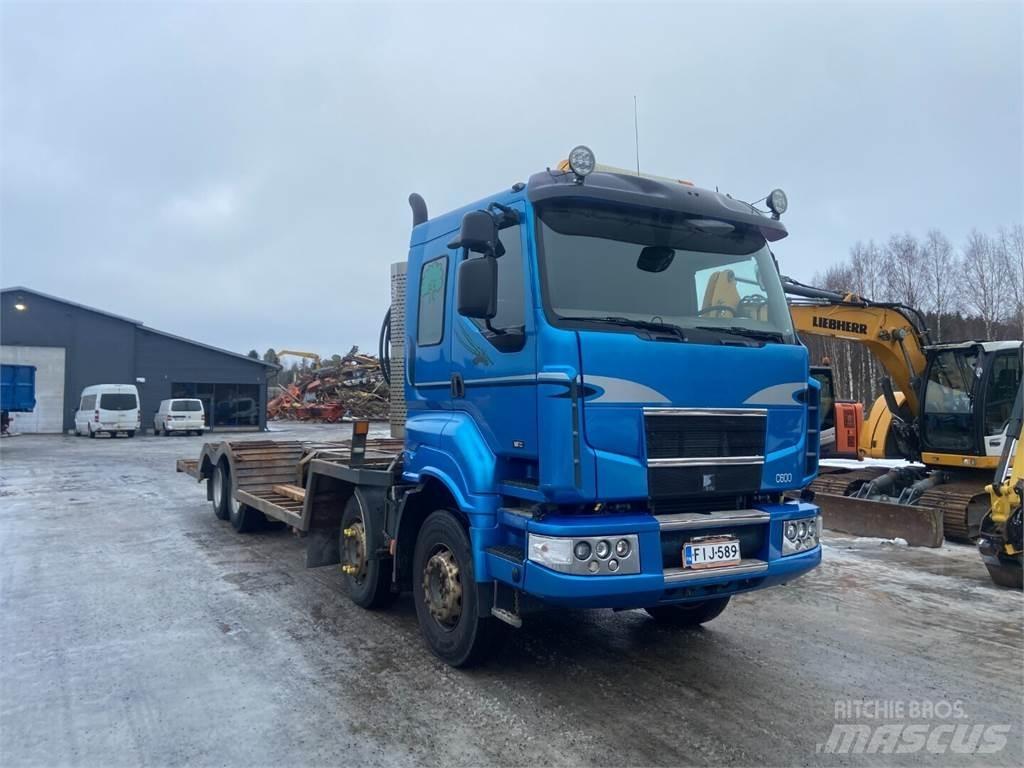 Sisu C 600 2+2 Camion per il trasporto di macchine forestali