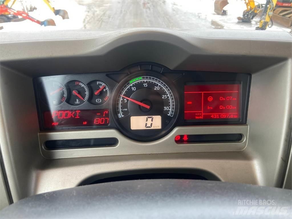 Sisu C 600 2+2 Camion per il trasporto di macchine forestali