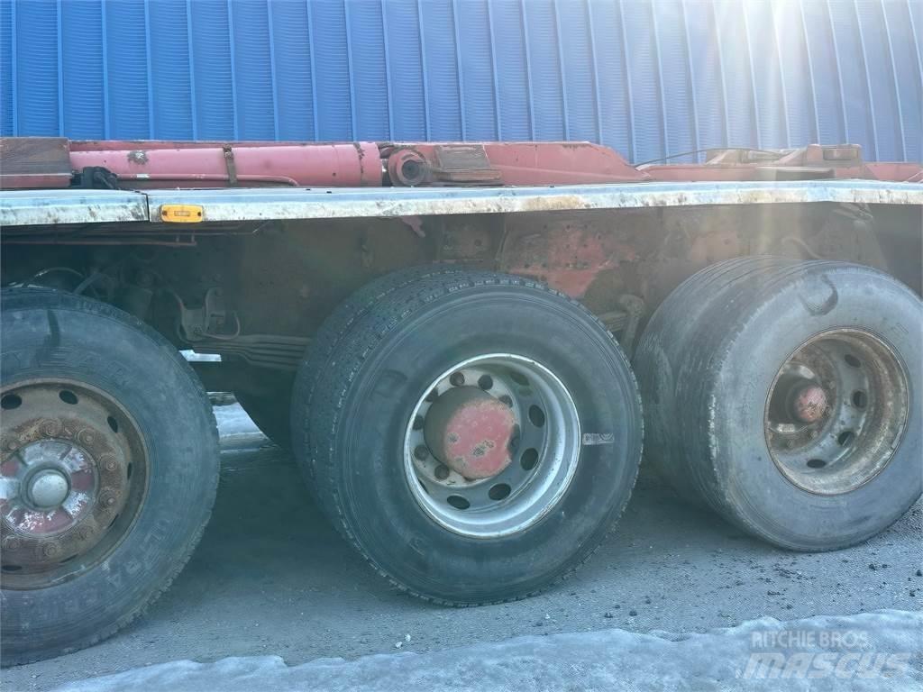 Sisu E14 Camion con gancio di sollevamento